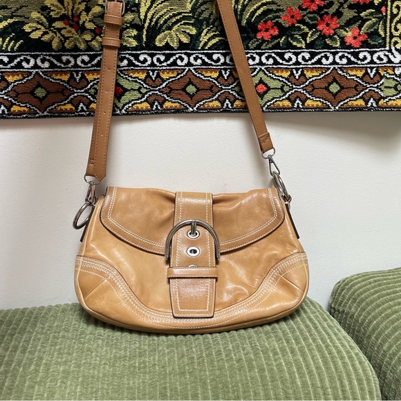 Vintage Soho Coach Y2K 2000s tan leather purse silver buckle and crossbody strap - Picture 5 of 12